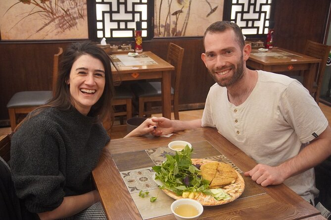 Ha Noi Walking Food Tour, Non Vegetarian,Vegan, vegetarian Option - Stop 2: The night market and Hanoi after dark
