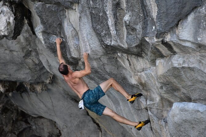 Half day Deep Water Solo - Why Cat Ba Is Such a Good Place for Deep Water Solo