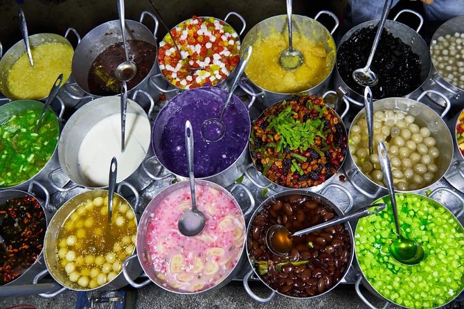 Half-Day Guided Street Food Walking Tour at Hue - Stop three: chè, Hue’s sweet pause