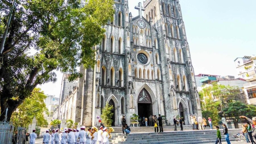 Half-Day Hanoi Foodie Tour by Motorbike - Why a motorbike is the right way to see Hanoi