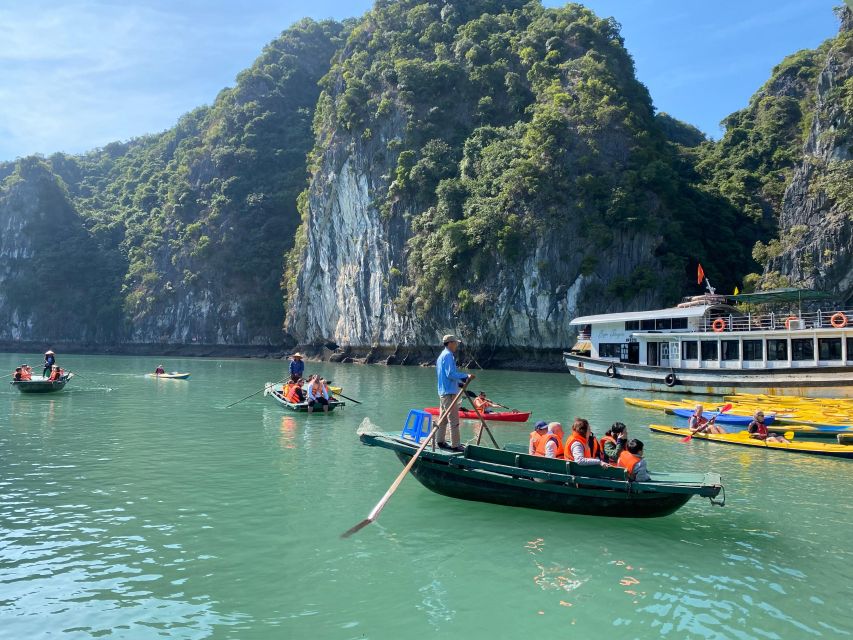 Half day Lan Ha Bay : Boat Trip , Kayaking,Snorkel - Setting out through Cai Beo floating village