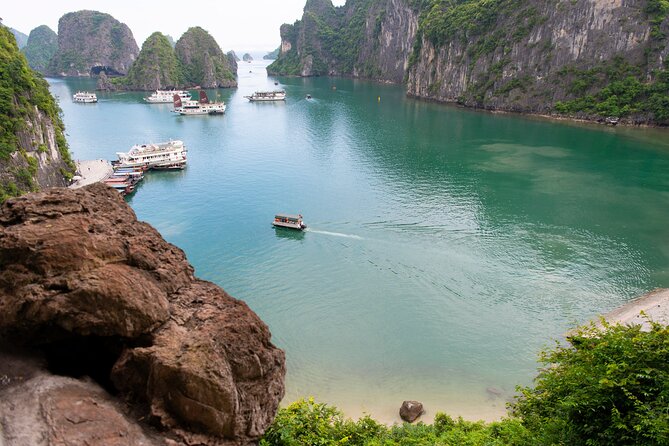 Halong Bay 2 Days 1 Night Traditional Boat - Meals and the shared cabin