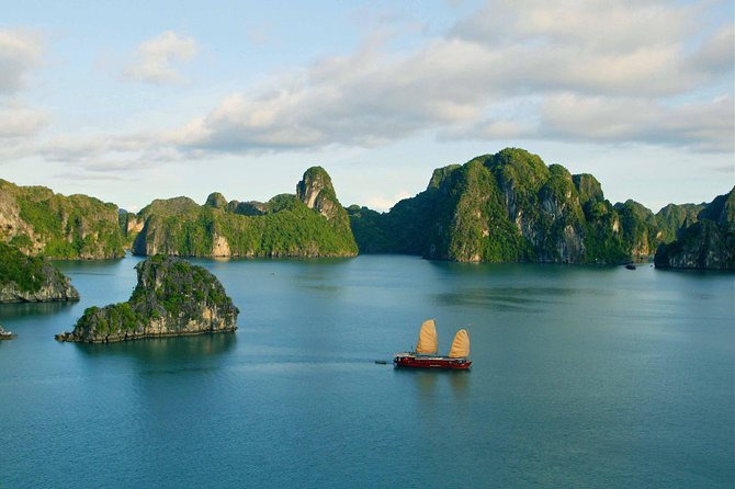Halong Bay 2D1N BEST CRUISES All-Inclusive: Transfer, Meals, Kayak, Cave, Island - Day one: transfer from Hanoi and the first cave visit