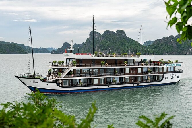 Halong Bay 2D1N Cruise multi options, transfer, swim and kayaking - Boarding the boat and settling into your cabin