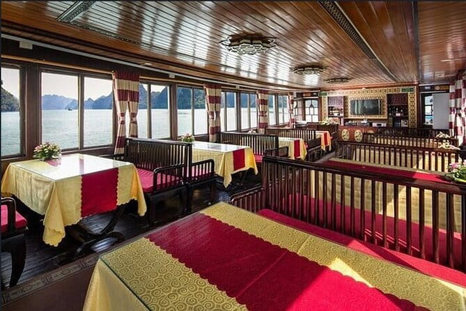 Halong bay 4 hours boat tour from Halong city with 2 caves, kayak - Choosing between the morning and afternoon departures