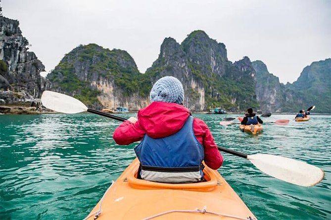 Halong Bay Cruise With Cave, Kayaking, Swimming - Buffet Lunch - Sung Sot Cave and its huge stone formations