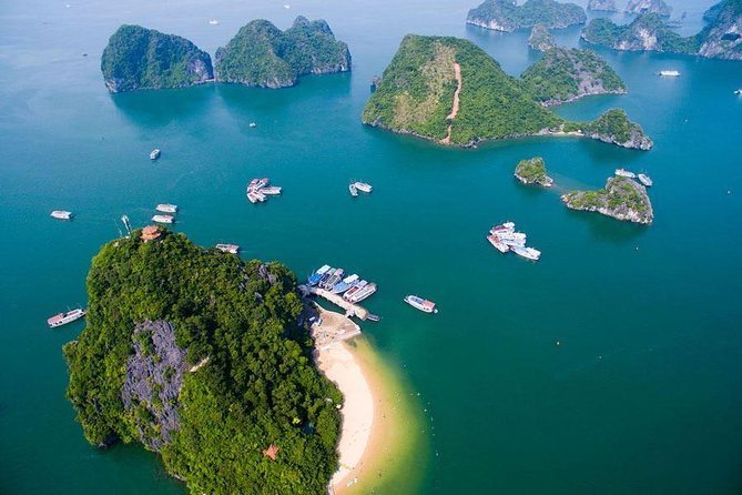 Halong Bay Cruise With Cave, Kayaking, Swimming - Buffet Lunch - The guide can make the crowded schedule work