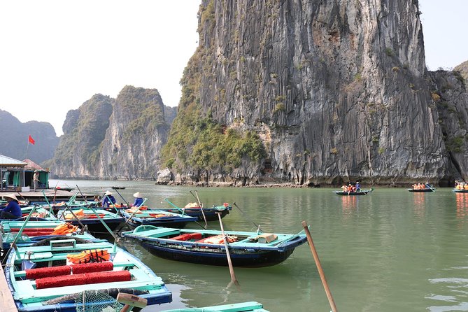 Halong Bay Day Tour Islands, Cave, Kayak. Lunch. All inclusive - Inside Thien Cung Cave
