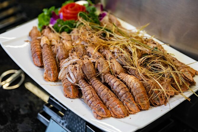 Halong Bay Day Tour With Sunlight Luxury Cruise With Transfer - Food, service, and what to expect onboard
