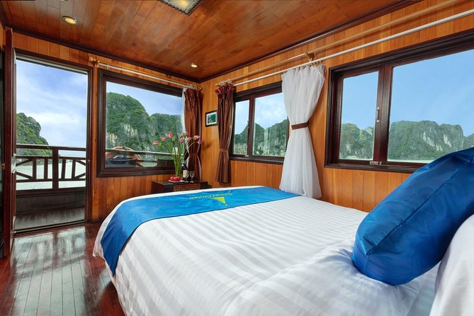 Halong bay deluxe cruise 2 days/ 1 night: kayaking, titop island, surprise cave - Leaving Hanoi for the harbor