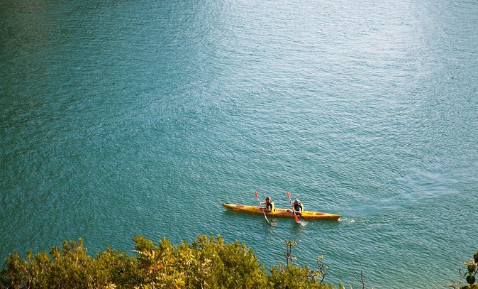 Halong bay Deluxe Cruise 2D/1N: Kayaking, swimming, Titop island & surprise cave - Titop Island, swimming, and the viewpoint climb