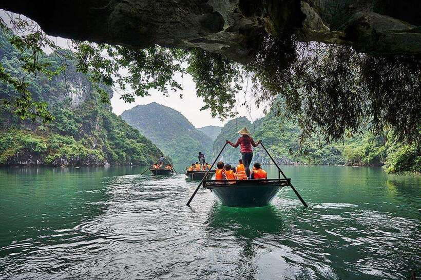 Halong Bay: Full-Day 4-Star Experience with Kayaking - Key points at a glance