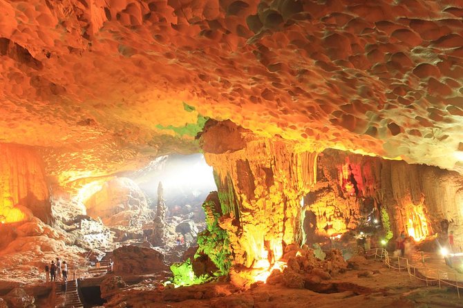 Halong bay Full Day Cruise trip: kayaking, surprise cave, titop island, lunch - Guides, group size, and the feel onboard