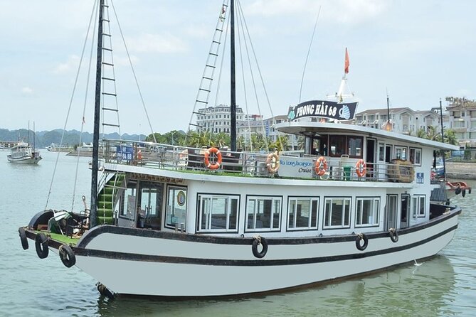Halong Bay Full-Day with 6 Hour Cruise Kayaking, Swimming, Lunch - When the six-hour cruise is worth the effort