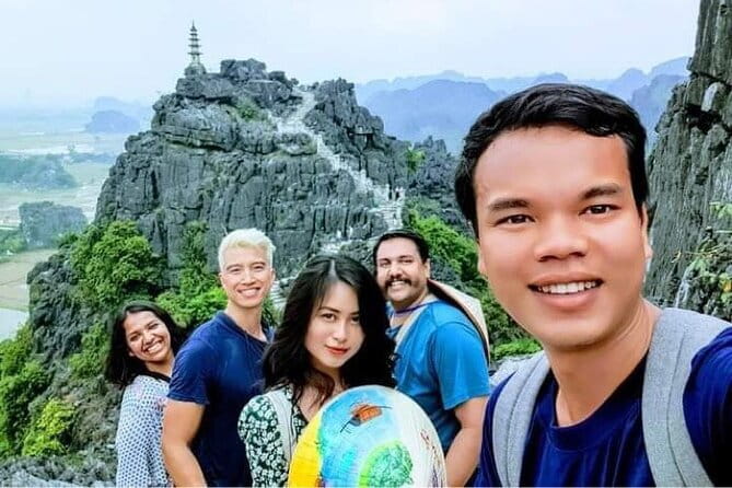 Halong Bay Full Day with All-Inclusive - Luon Cave by kayak or bamboo boat