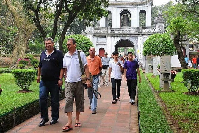 Halong Bay Full Day with All-Inclusive - Guide quality and group size