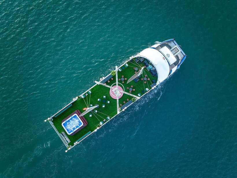 Halong Bay Luxury Cruise: Kayak&Swim,Cave, Party BEST SELLER - Sung Sot Cave and its many stone shapes