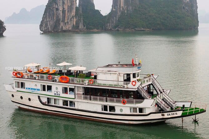 HALONG BAY LUXURY IRIS CRUISE DAY TRIP-BEST SELLER: Kayak, Music - Sung Sot Grotto is the big cave stop