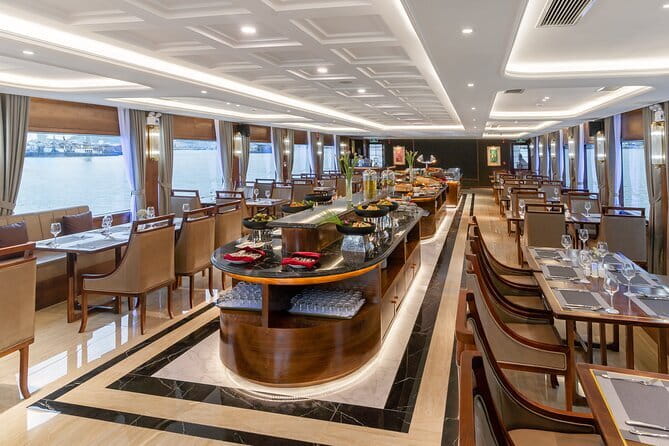 HALONG BAY LUXURY IRIS CRUISE DAY TRIP-BEST SELLER: Kayak, Music - Who will get the most from this day trip