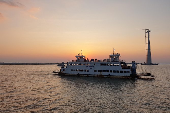 HaLong - LanHa Bay With La Pandora Boutique Cruises 2Days/1Night - Sunrise and tai chi on the second morning