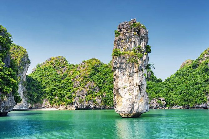 Halong Luxury Cruise Full Day Tour from Hanoi: All Inclusive - Hang Luon gives you time on the water