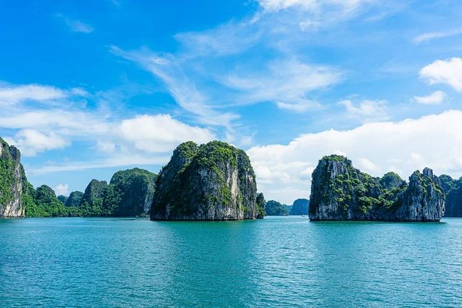 Halong Luxury Cruise Full Day Tour from Hanoi: All Inclusive - Crowds and the real Halong Bay experience
