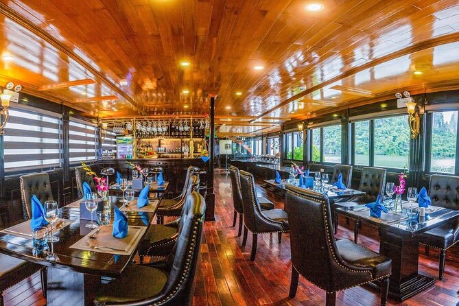 Halong Milalux 5 Star Cruise 2d1n,All inclusive,transfer - Lunch while the bay opens around you