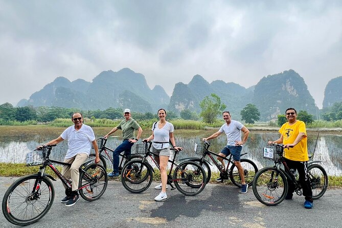 Hang Mua - Hoa Lu - Tam Coc Small Group Tour 8 People a Group - The ride from Hanoi to Hang Mua