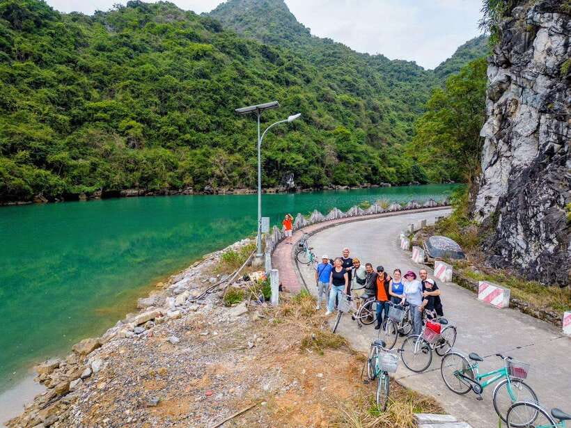 Hanoi: 2-Day Ha Long and Lan Ha Bay Cruise with Kayaking - Swimming Near Three Peaches Islet