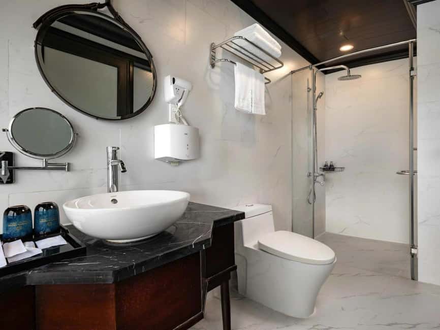 Hanoi: 2-Day Ha Long & Lan Ha Bay 5-Star Boat with Balcony - Sleeping on the bay in a balcony cabin