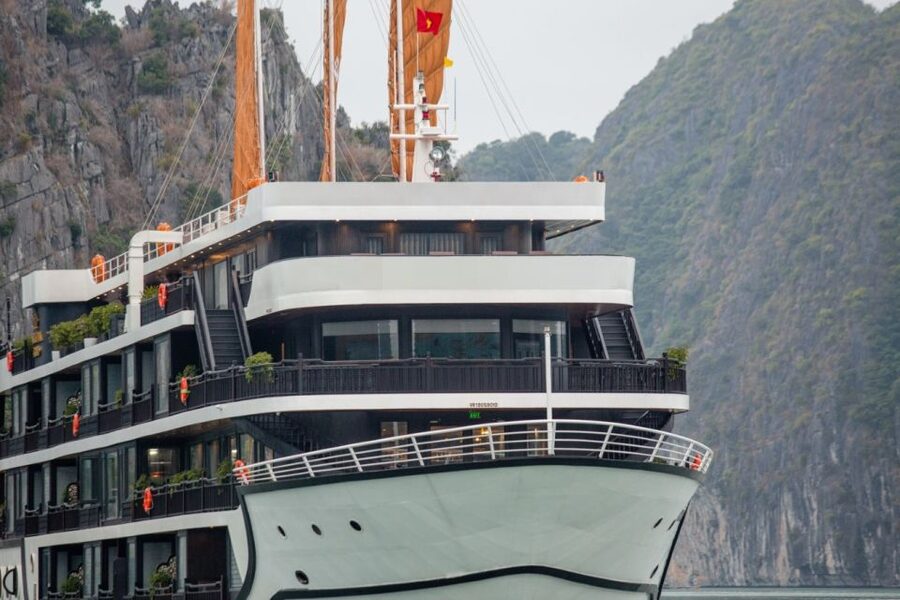Hanoi: 2-Day Halong & Lan Ha Bay 5-Star Cruise with Balcony - Sunset tea, spring rolls, and dinner