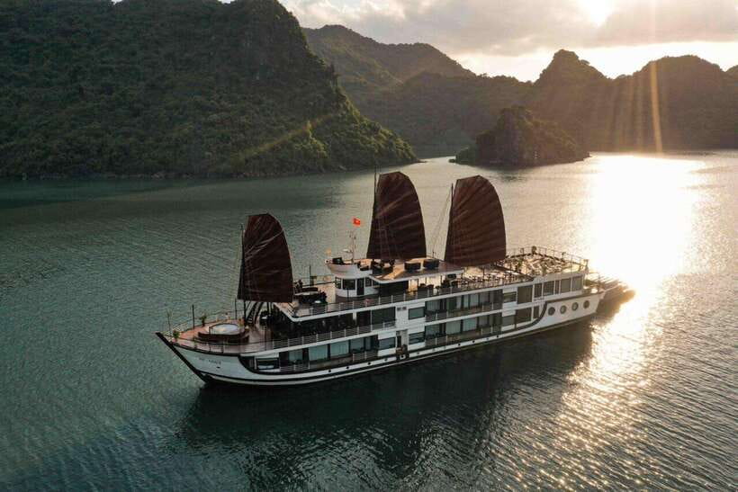 Hanoi: 2D1N Ha Long Bay, Lan Ha Bay by Amanda Luxury Cruise - Kayaking and swimming at Tra Bau