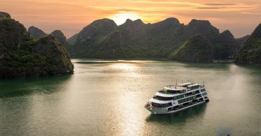 Hanoi: 3-Day Ha Long/Lan Ha Bay Cruise with Private Balcony - Why three days works better than a rushed bay cruise