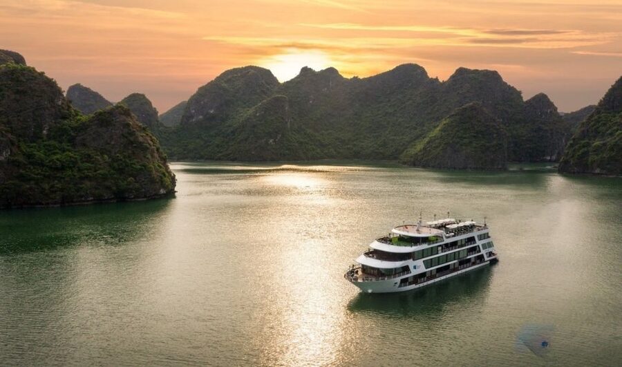 Hanoi: 3-Day Ha Long/Lan Ha Bay Cruise with Private Balcony - Viet Hai Village and a second day on the water
