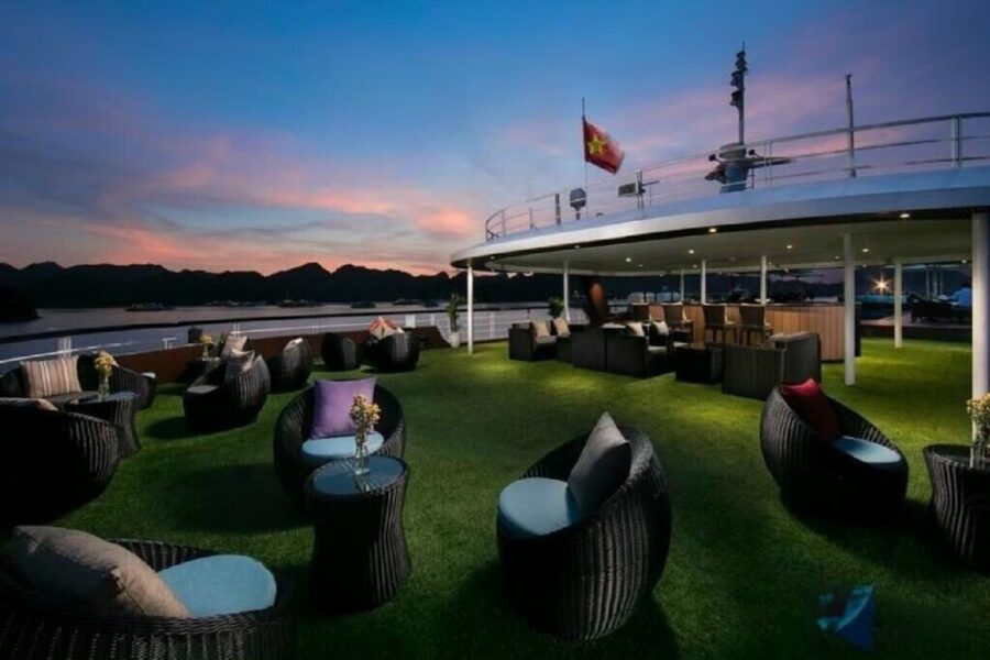 Hanoi: 3-Day Ha Long/Lan Ha Bay Cruise with Private Balcony - What the cabin and onboard service add