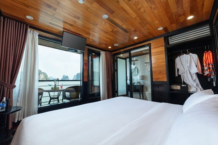 Hanoi: 3-Day Ninh Binh, Ha Long, & Lan Ha Bay 5-Star Cruise - Bai Dinh Temple Complex and the limits of a short visit