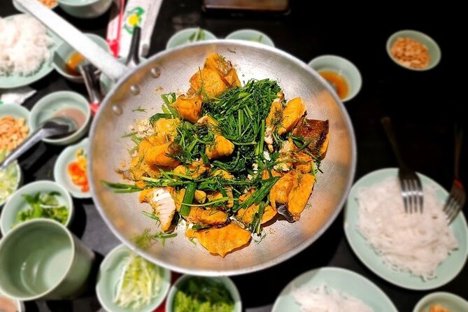 Hanoi: 7 Tasting Street Food Walking Tour and Train Street - What the guides add to the meal
