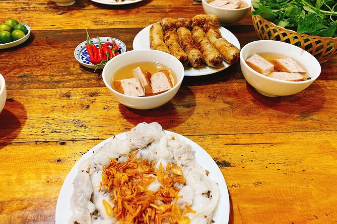 Hanoi: 7 Tasting Street Food Walking Tour and Train Street - Is $35 a good value for three hours?