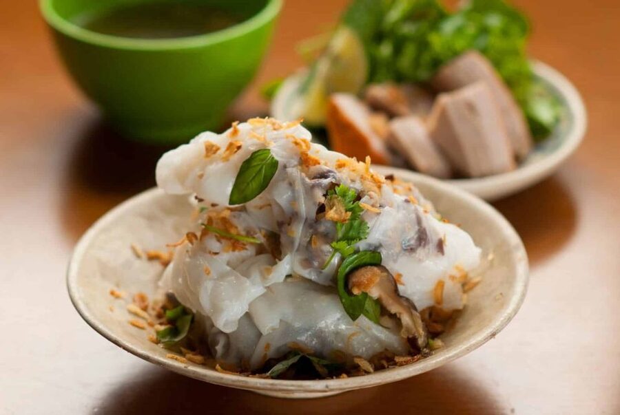 Hanoi: 7 Tastings Street Food Tour with Train Street - Should you book the Hanoi street food tour?