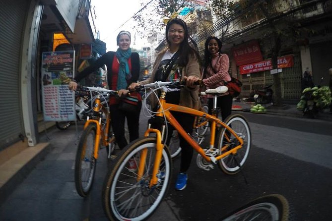 Hanoi: Amazing Morning with Bicycle - All Inclusive - Ba Dinh Square and the city before breakfast