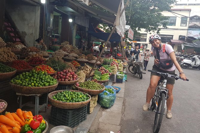 Hanoi: Amazing Morning with Bicycle - All Inclusive - Crossing Long Bien Bridge above the Red River