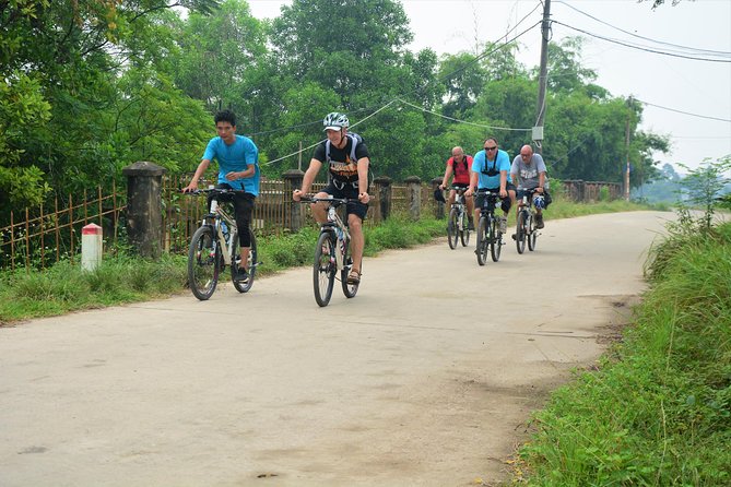 Hanoi Bicycle Tours: Half Day Bicycle Tours Hanoi Countryside - Rice fields, village lanes, and the Red River plain