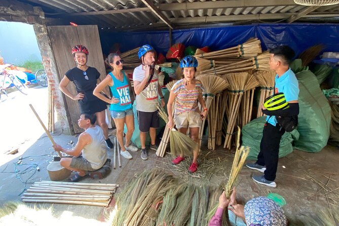 Hanoi Bicycle Tours: Half Day Bicycle Tours Hanoi Countryside - The broom workshop and wet market stops