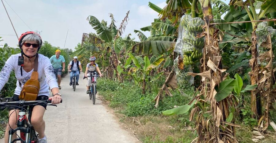 Hanoi: Bike Tour Through Hidden Gems and Banana Island - Long Bien Bridge and the Red River View