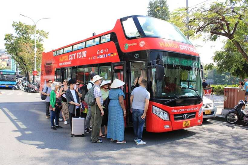 Hanoi: Centuries of Highlights in 1 Hour by Open-Top Bus - Hoa Lo Prison and the French quarter