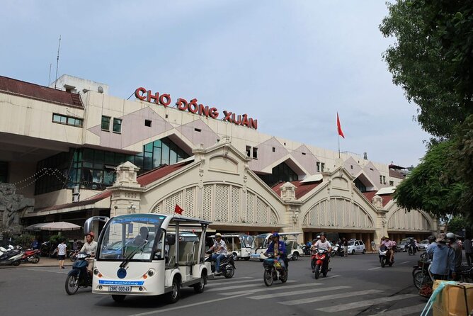Hanoi City Half-Day Private Tour: Train Street And All Highlights - Dong Xuan Market shows Hanoi at work