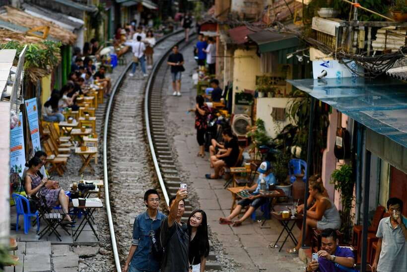 Hanoi: City Highlights Tour with Train Street & Hidden Gems - Ho Chi Minh Mausoleum and the meaning of Ba Dinh Square