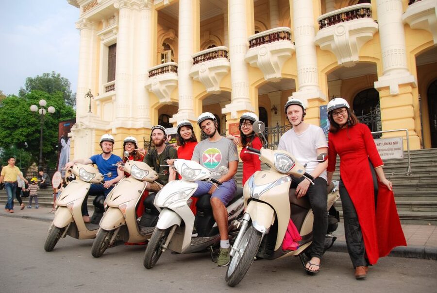 Hanoi: City Sightseeing Motorbike Tour - West Lake and Tran Quoc Pagoda offer a calmer pause
