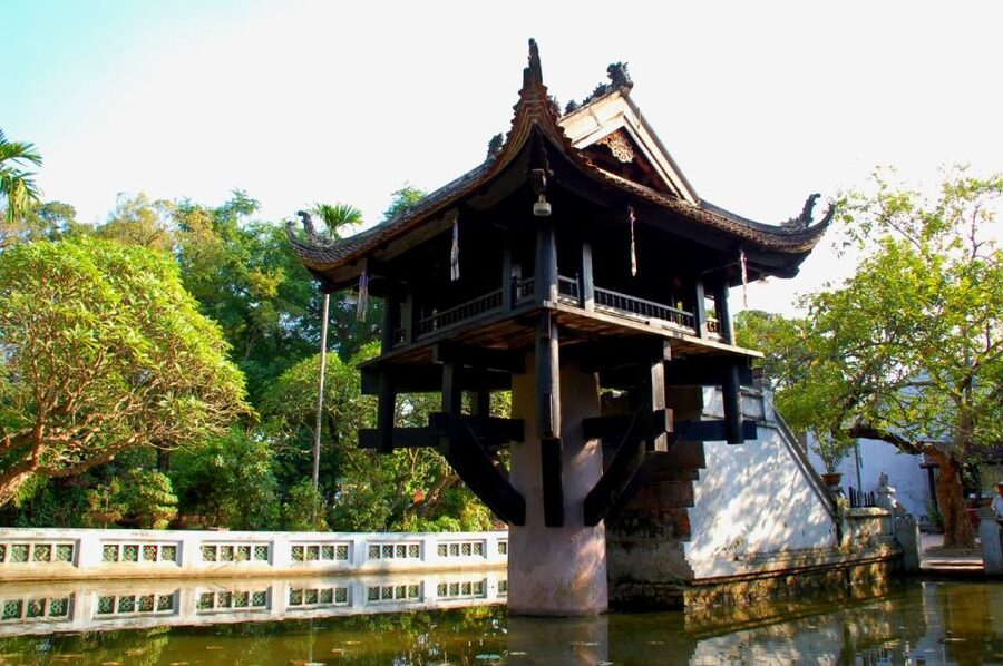 Hanoi: City Sightseeing Motorbike Tour - Local food turns sightseeing into a Hanoi introduction