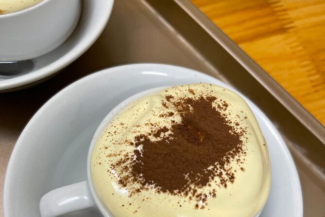 Hanoi Coffee Class learning 5 famous coffee in Hanoi - Egg coffee and coconut coffee bring the fun